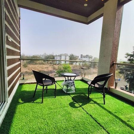 Lavish 3Bhk Villa F2 - Private Pool - The Heaven Pālghar Exteriör bild